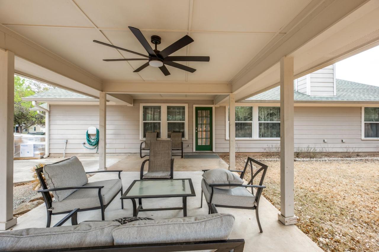 Spacious 5 Bdrm Home Mins To Wineries With Private Pool And Hot Tub! Johnson City Exterior foto