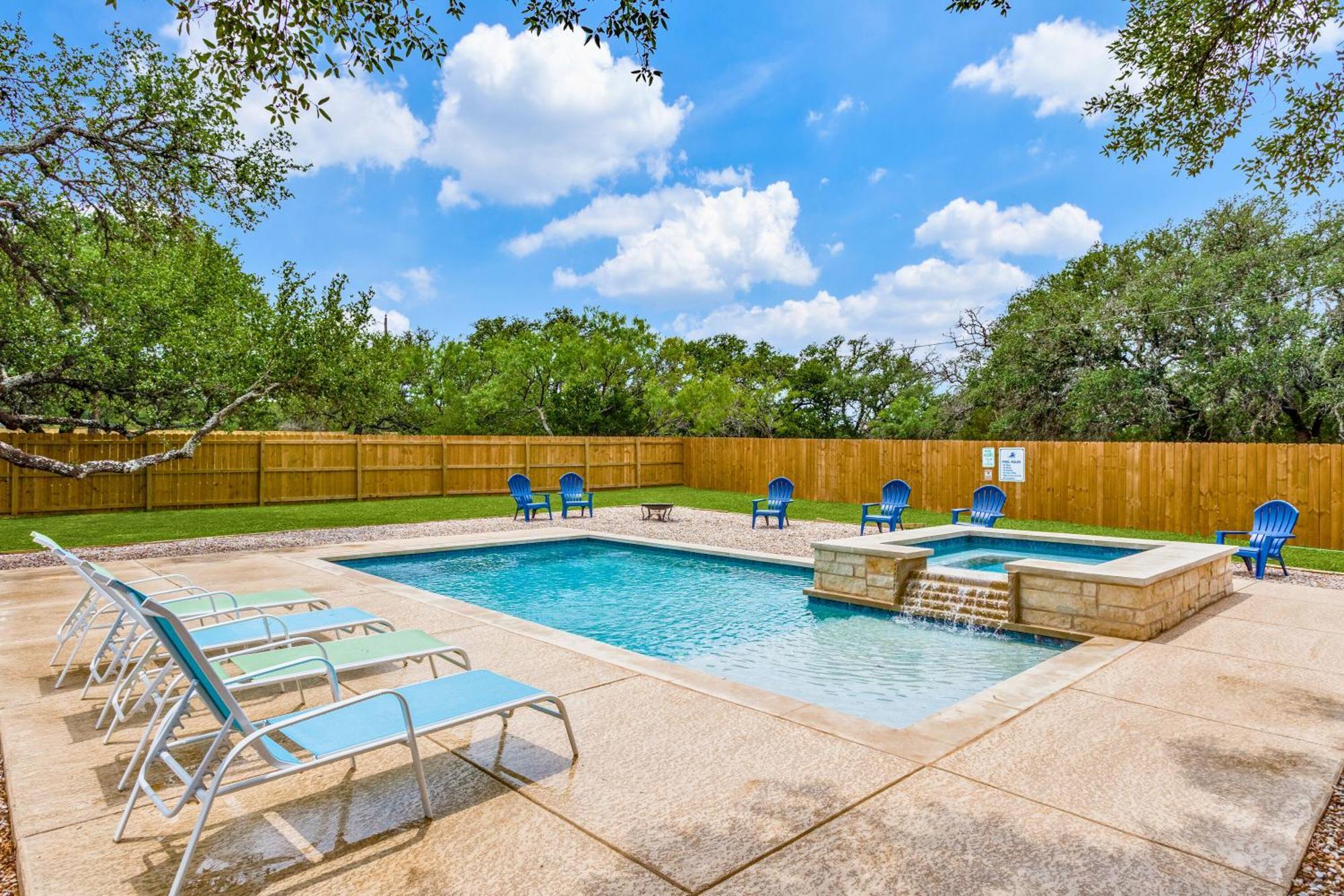 Spacious 5 Bdrm Home Mins To Wineries With Private Pool And Hot Tub! Johnson City Exterior foto